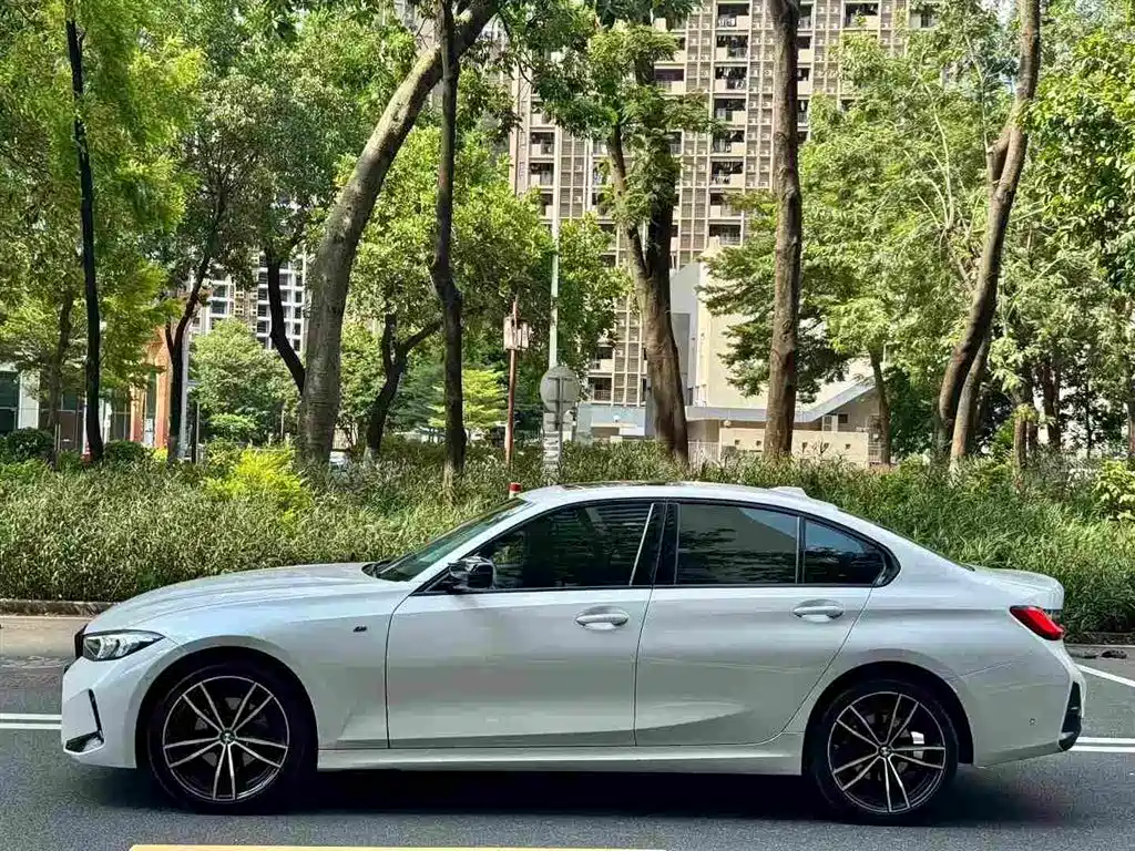BMW 3 Series 2024