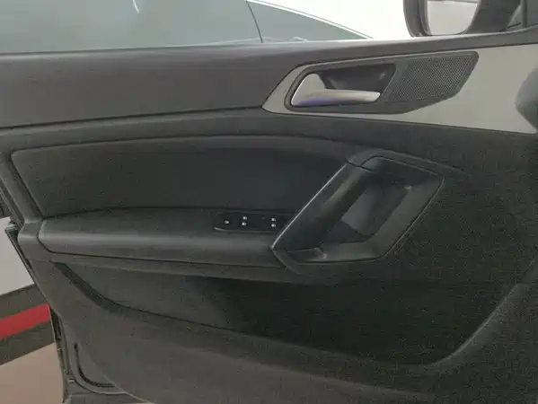 Peugeot 408 2023