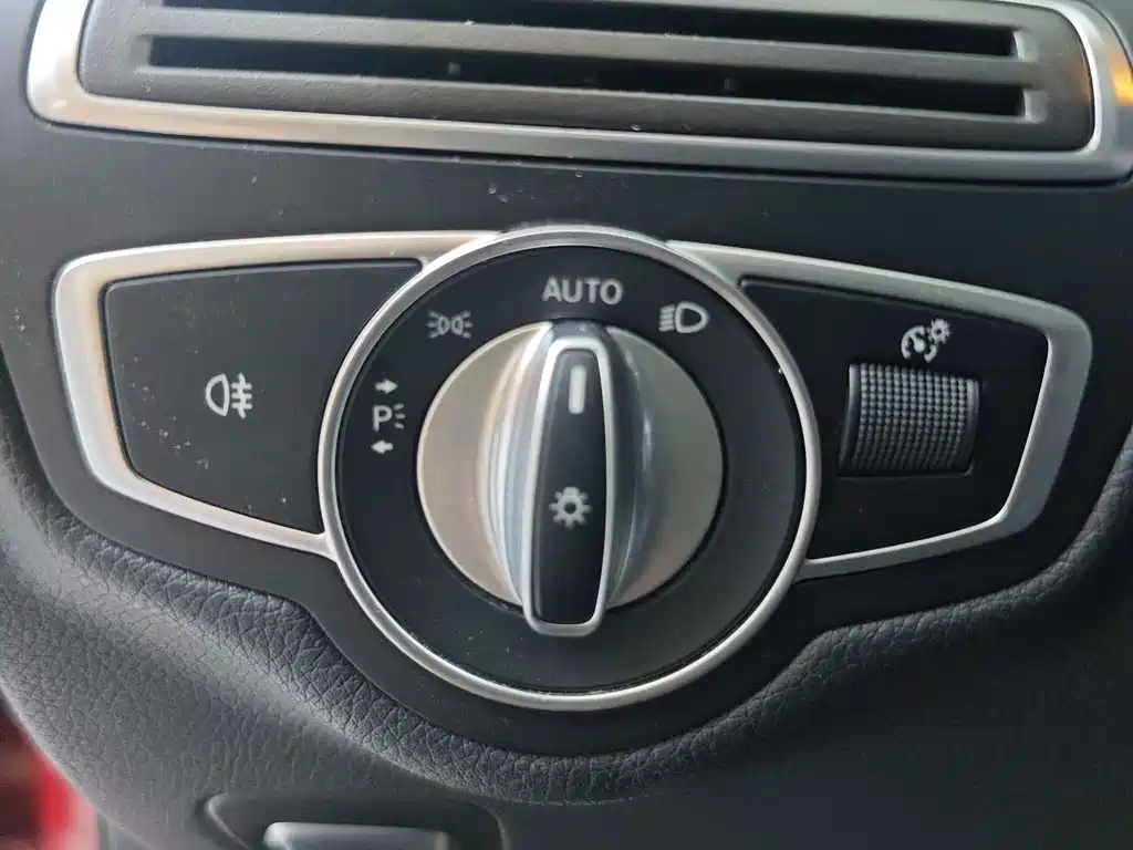 Mercedes-Benz C-Class 2020
