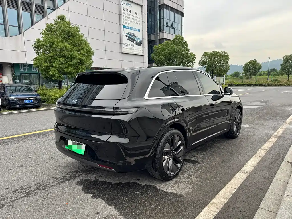 Li Auto Li L6 2025