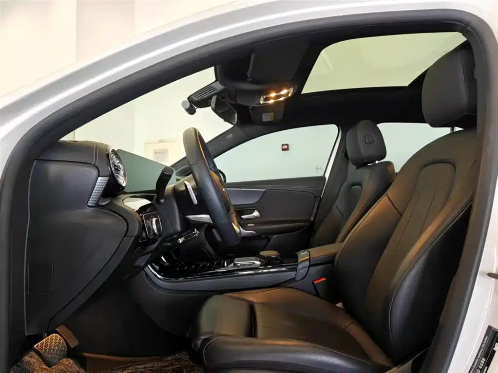 Mercedes-Benz A-Class 2022 — фото 10