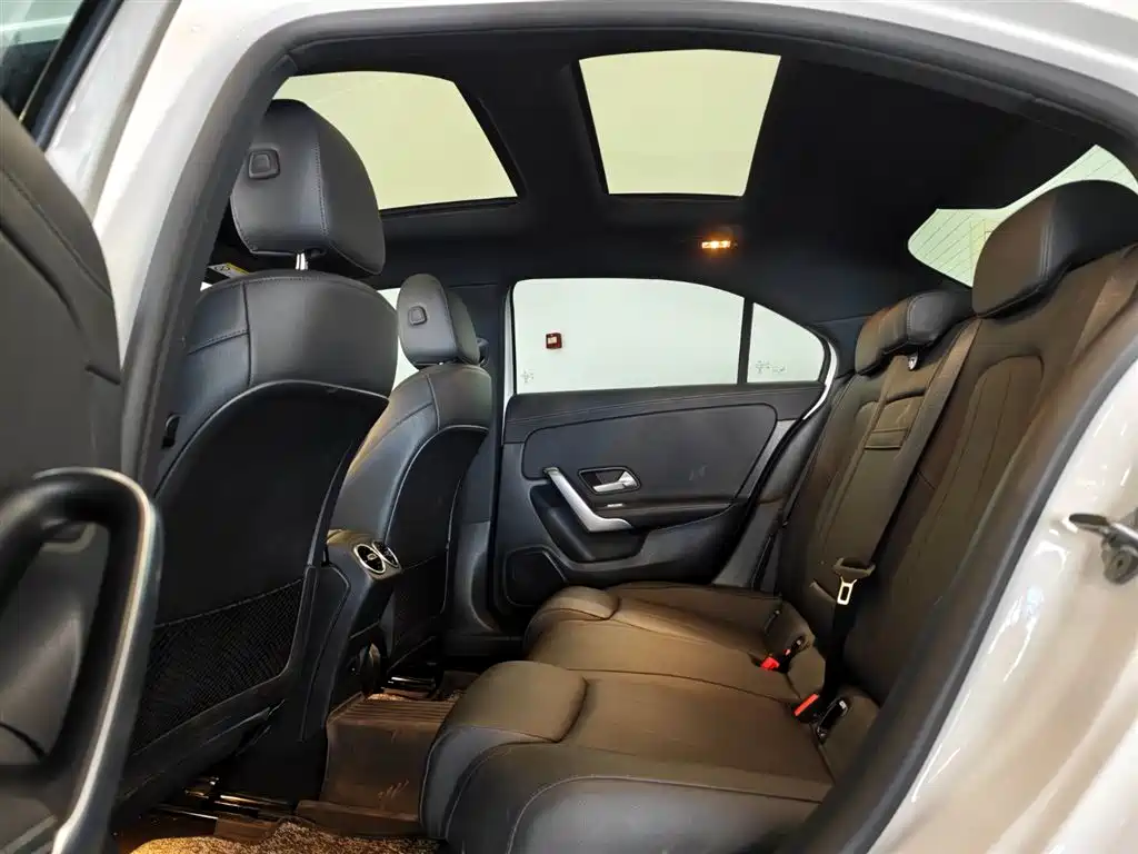 Mercedes-Benz A-Class 2022 — фото 11