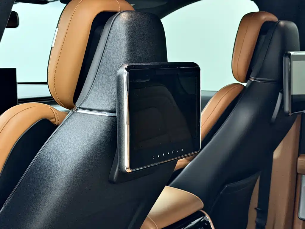 Lincoln Aviator 2020 — фото 27