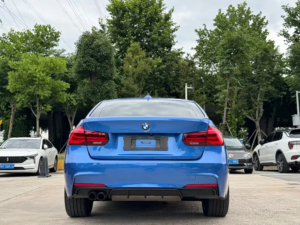 BMW 3 Series 2019 — фото 8