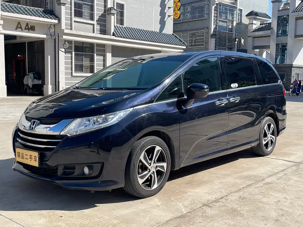 Honda Odyssey 2017 — фото 1