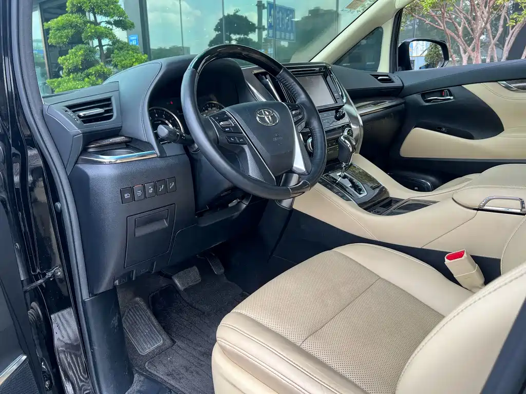 Toyota Alphard 2019 — фото 2