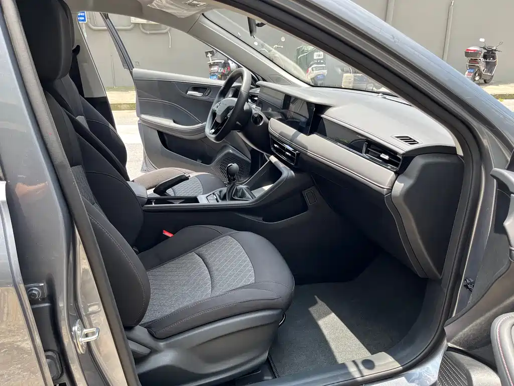 Roewe i5 2026