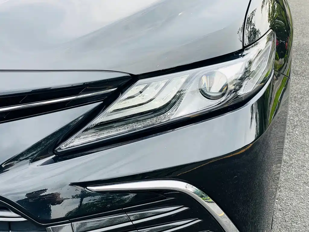 Toyota Camry 2021 — фото 16