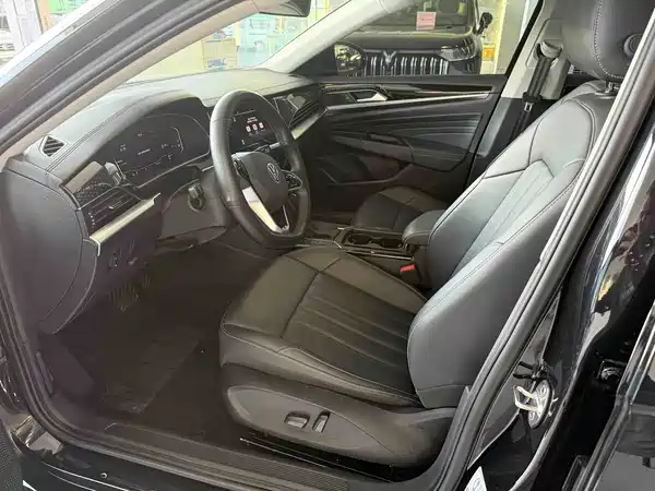 Volkswagen Passat 2023