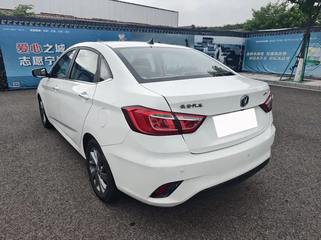 Changan Eado DT 2018 — фото 15
