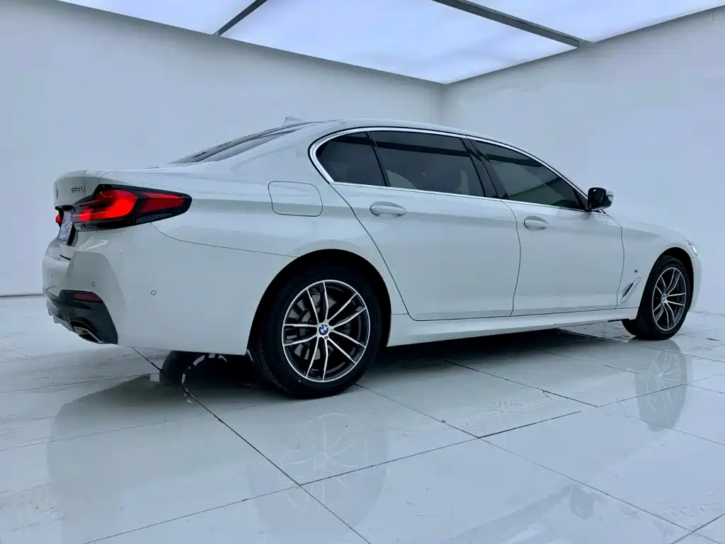 BMW 5 Series 2024