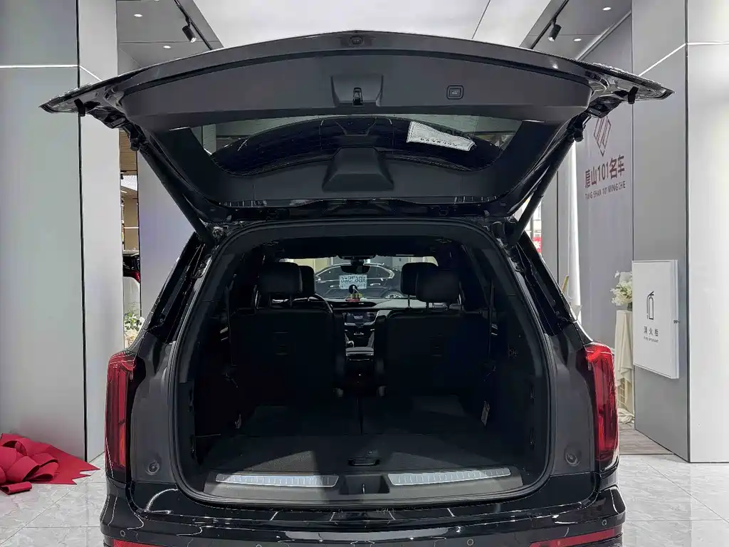 Cadillac XT6 2023 — фото 24