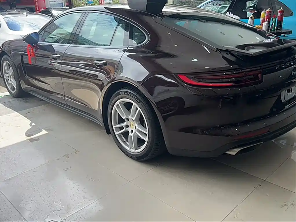 Porsche Panamera 2018 — фото 13