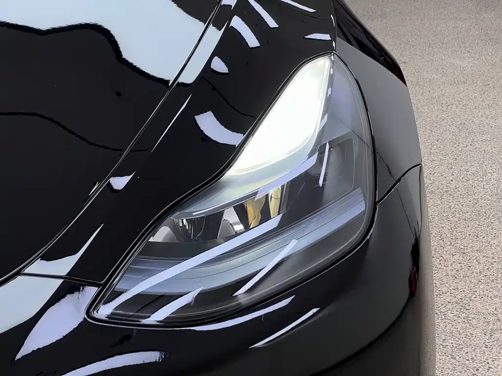 Tesla Model Y 2023 — фото 35