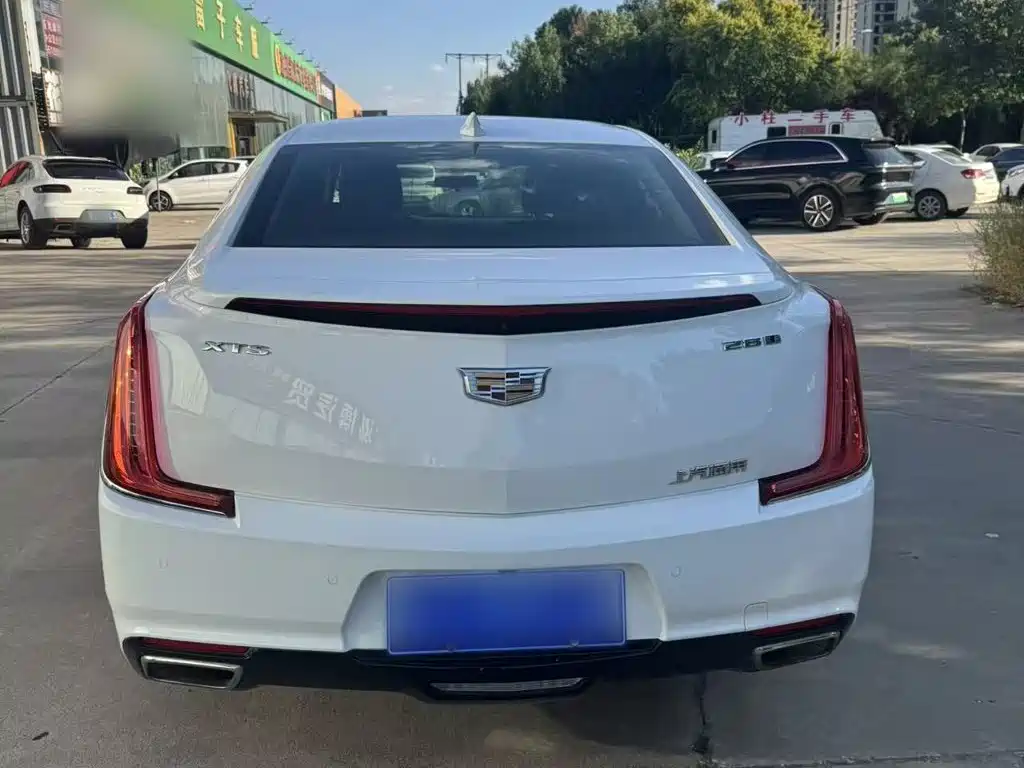 Cadillac XTS 2018 — фото 10