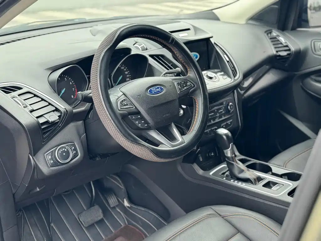 Ford Kuga 2018 — фото 9