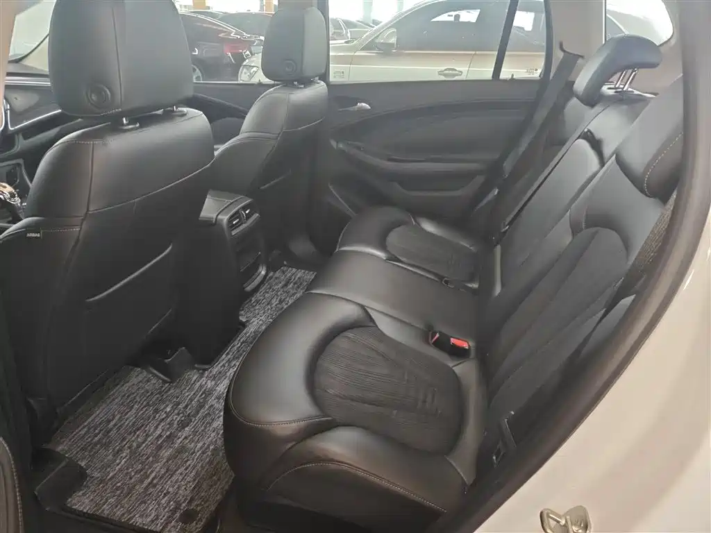 Buick Envision Plus 2016 — фото 10
