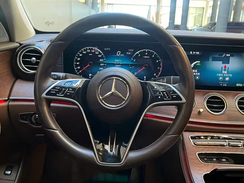 Mercedes-Benz E-Class 2024 — фото 13