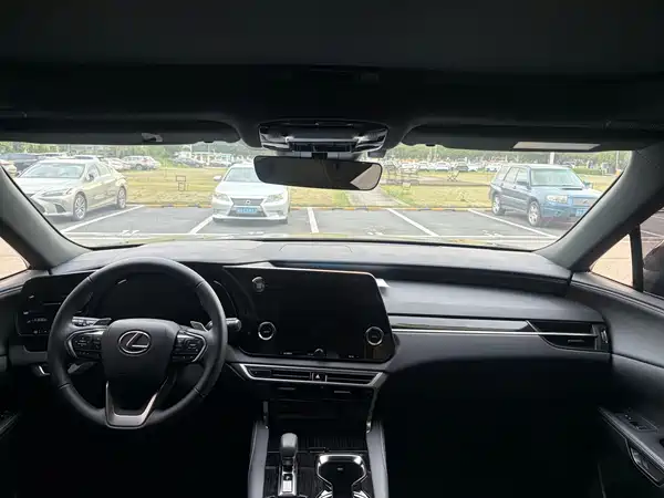 Lexus RX 2025