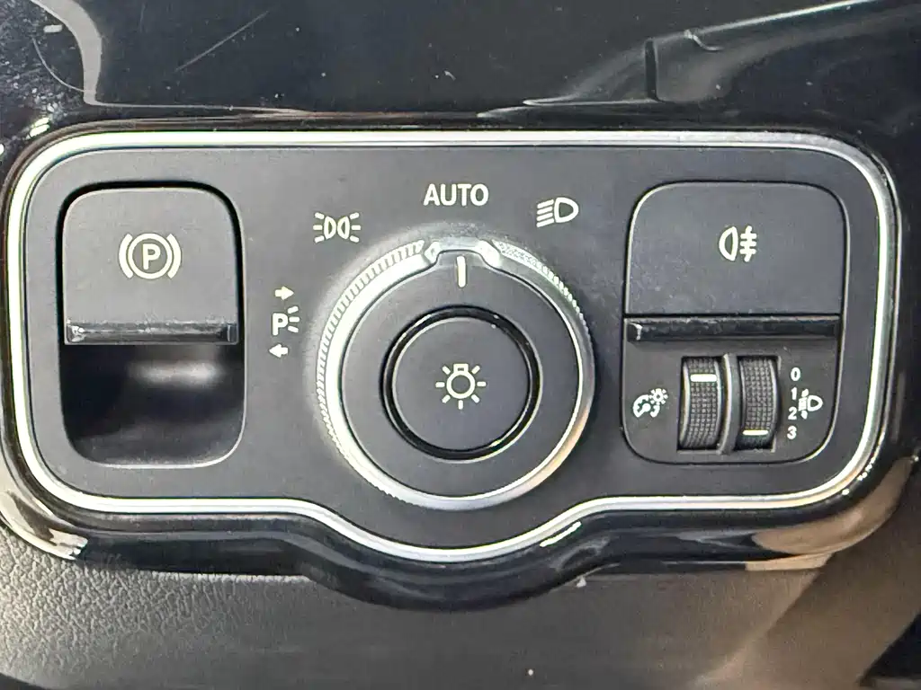 Mercedes-Benz A-Class 2022 — фото 13