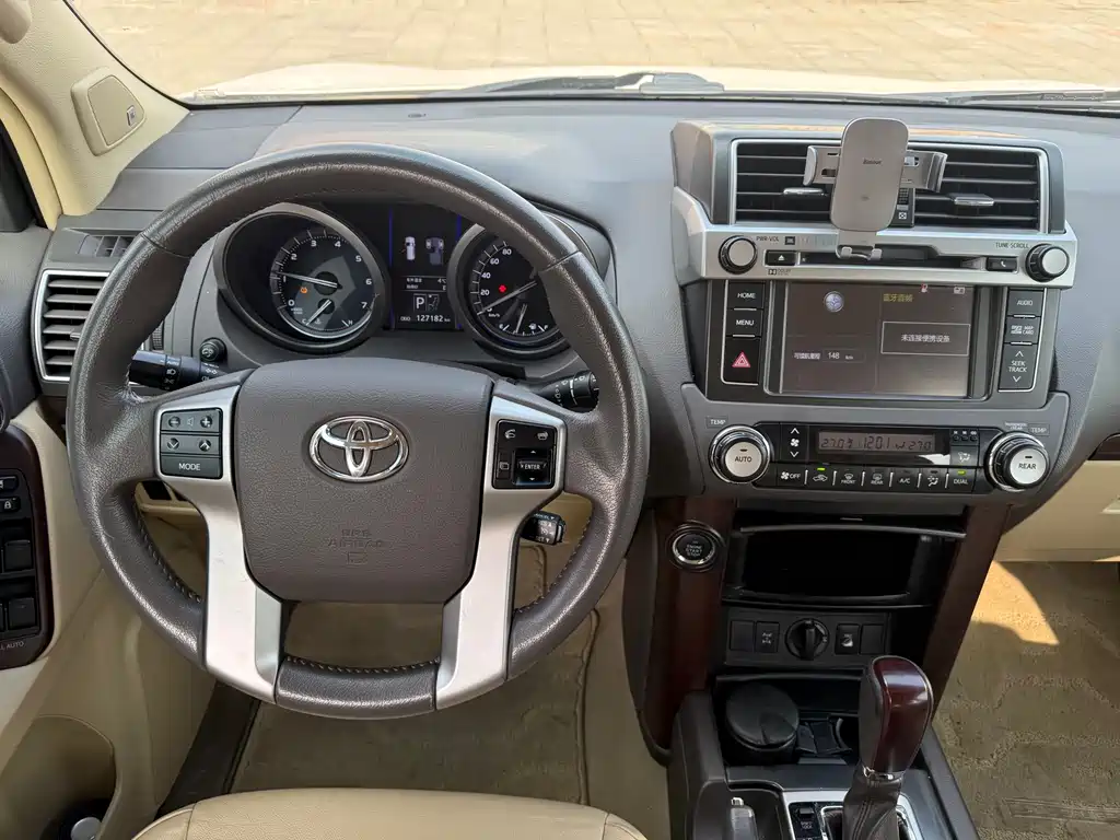 Toyota Prado 2016 — фото 9