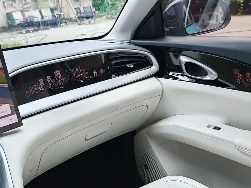 Geely Galaxy Starwish 2024 — фото 13
