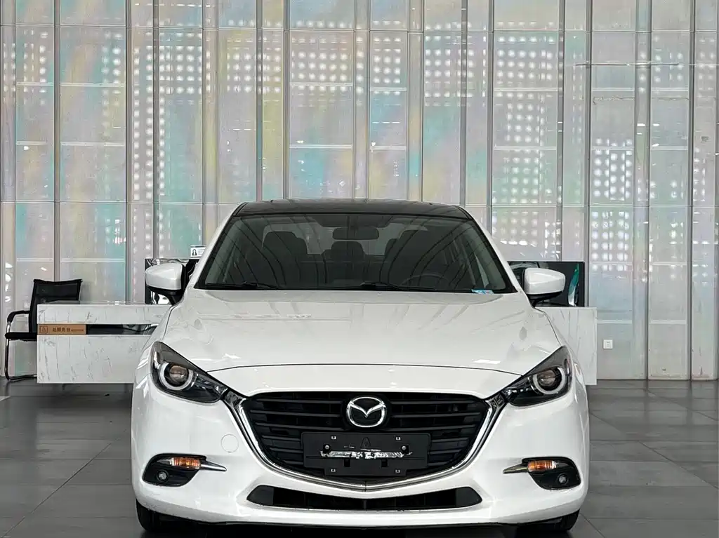 Mazda 3 Axela 2019 — фото 2