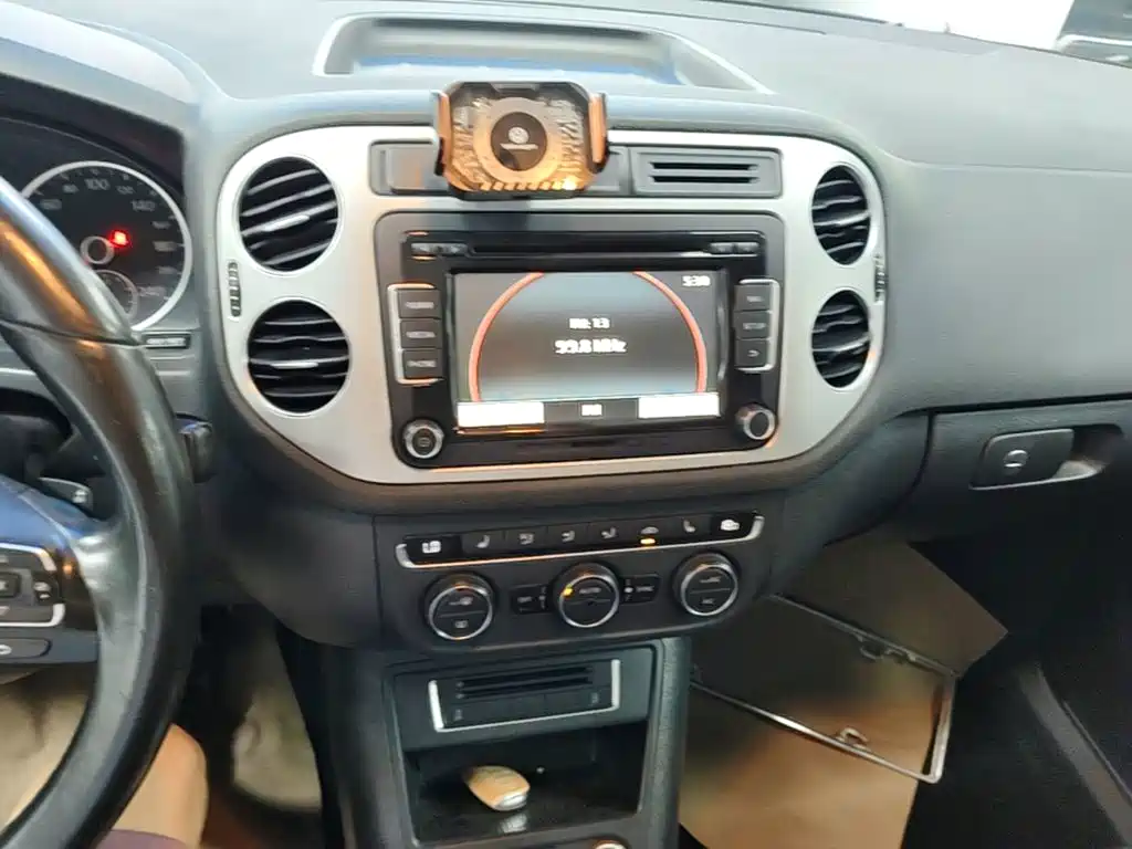 Volkswagen Tiguan 2015 — фото 13