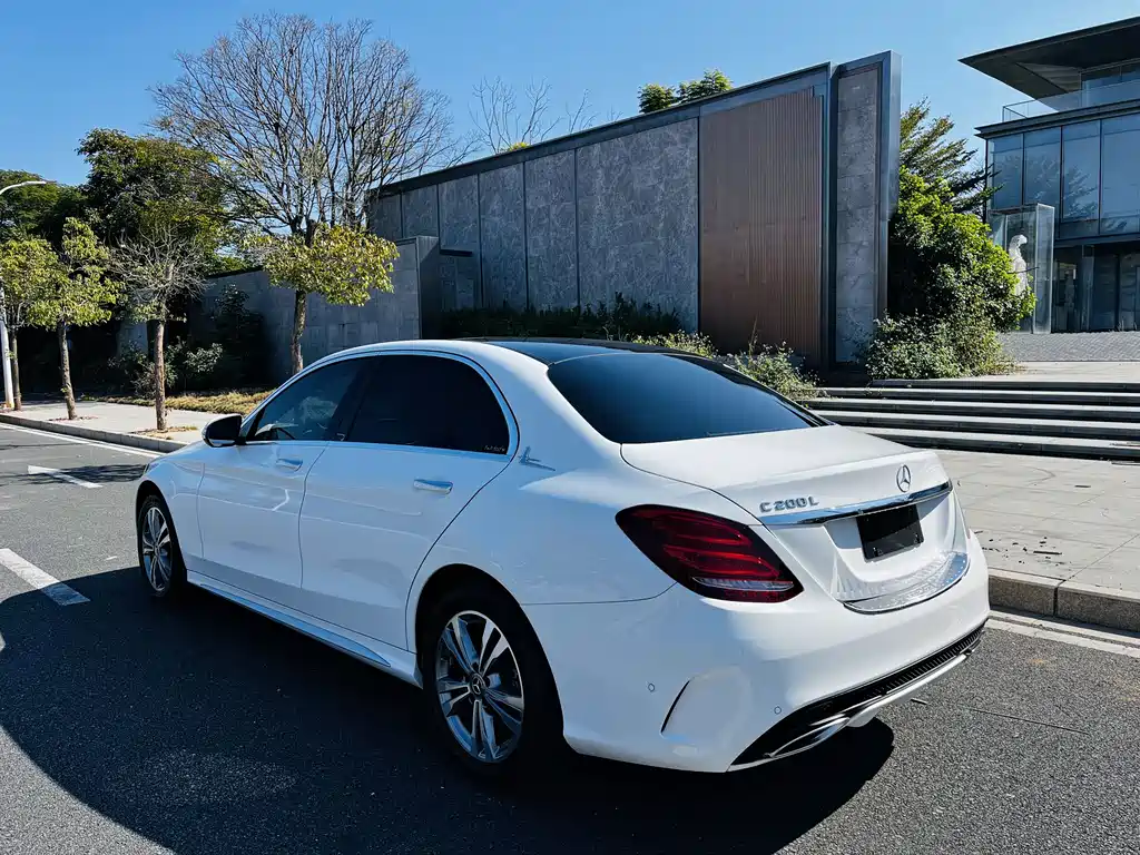 Mercedes-Benz C-Class 2018 — фото 16