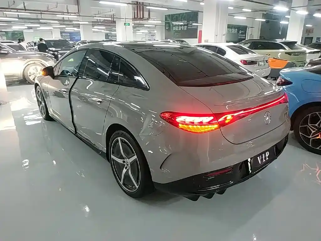 Mercedes-Benz EQE 2024