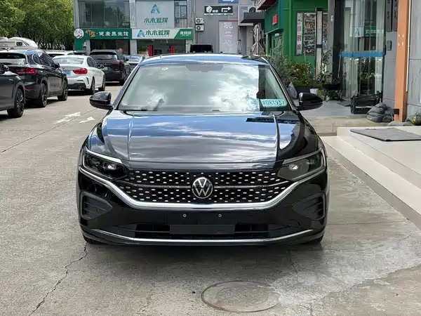 Volkswagen Passat 2023