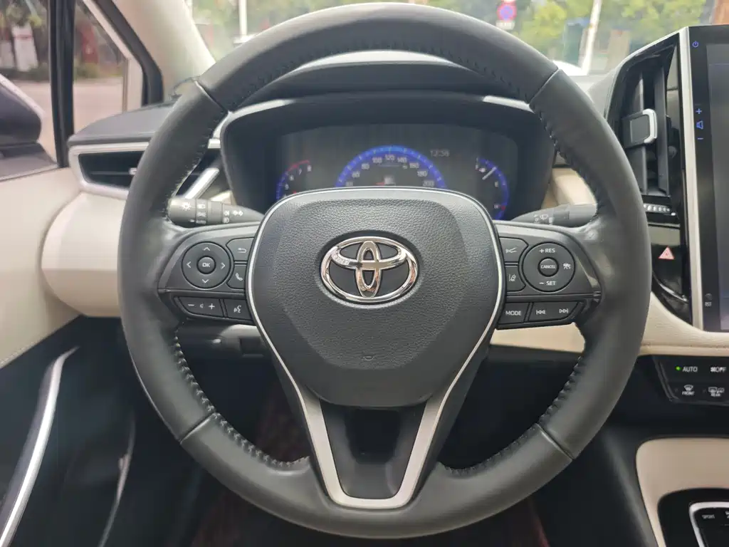 Toyota Corolla 2020 — фото 13