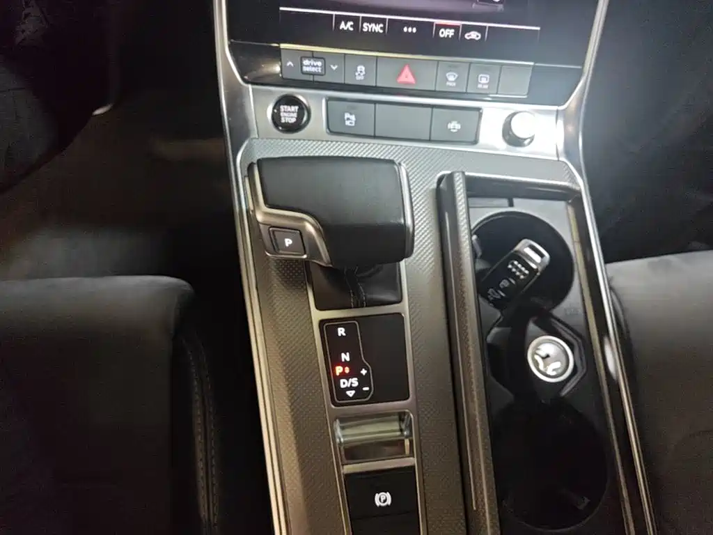 Audi A6L 2023 — фото 14