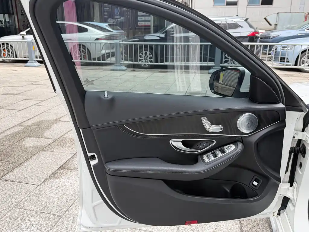 Mercedes-Benz C-Class 2017