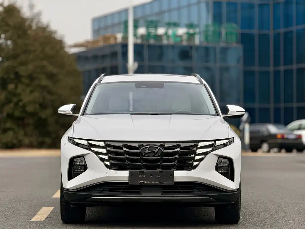 Hyundai Tucson 2022 — фото 2
