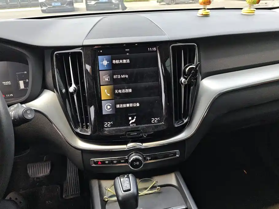 Volvo XC60 2019 — фото 13