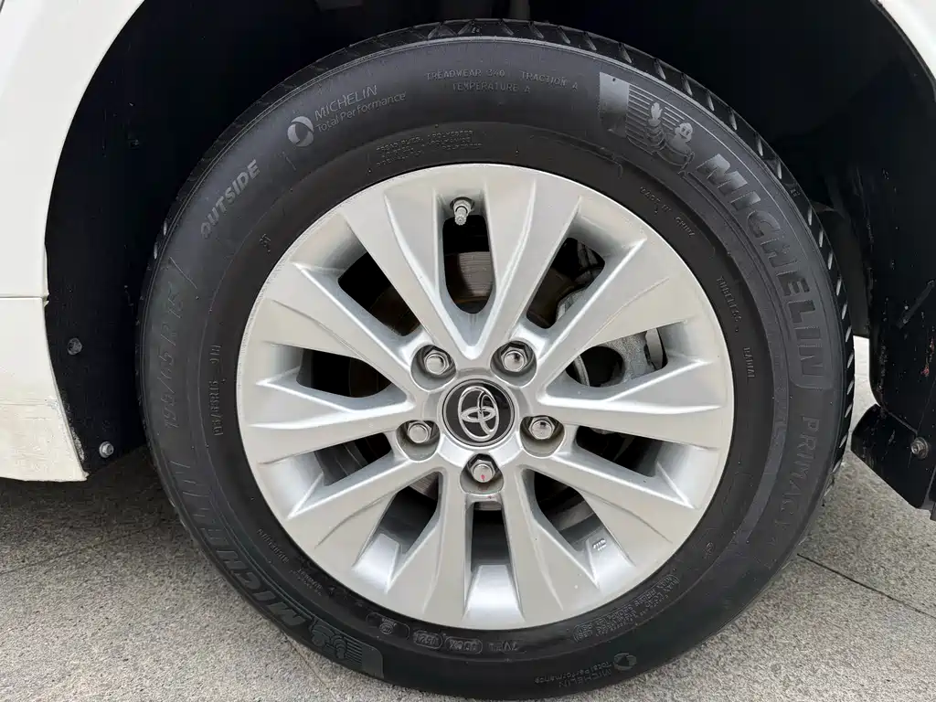 Toyota Corolla 2021 — фото 16
