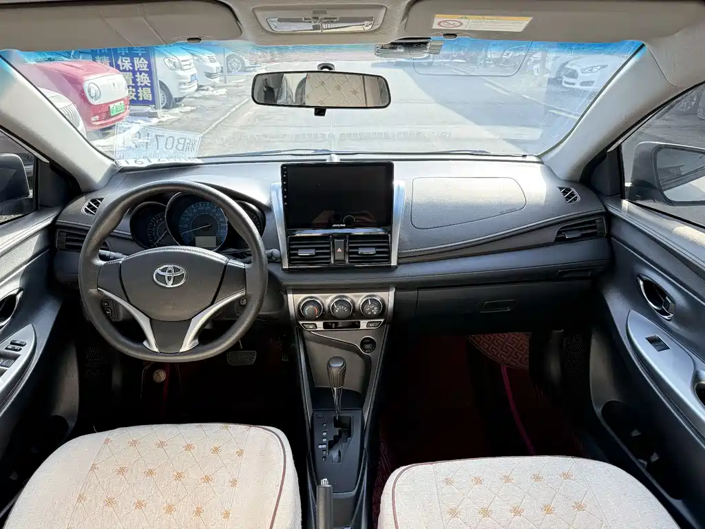 Toyota Yaris L 2016 — фото 4