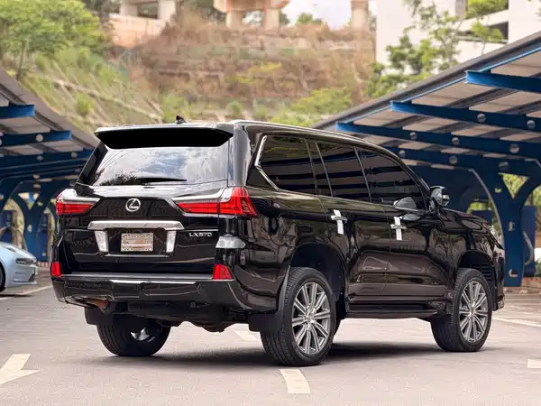 Lexus LX 2017