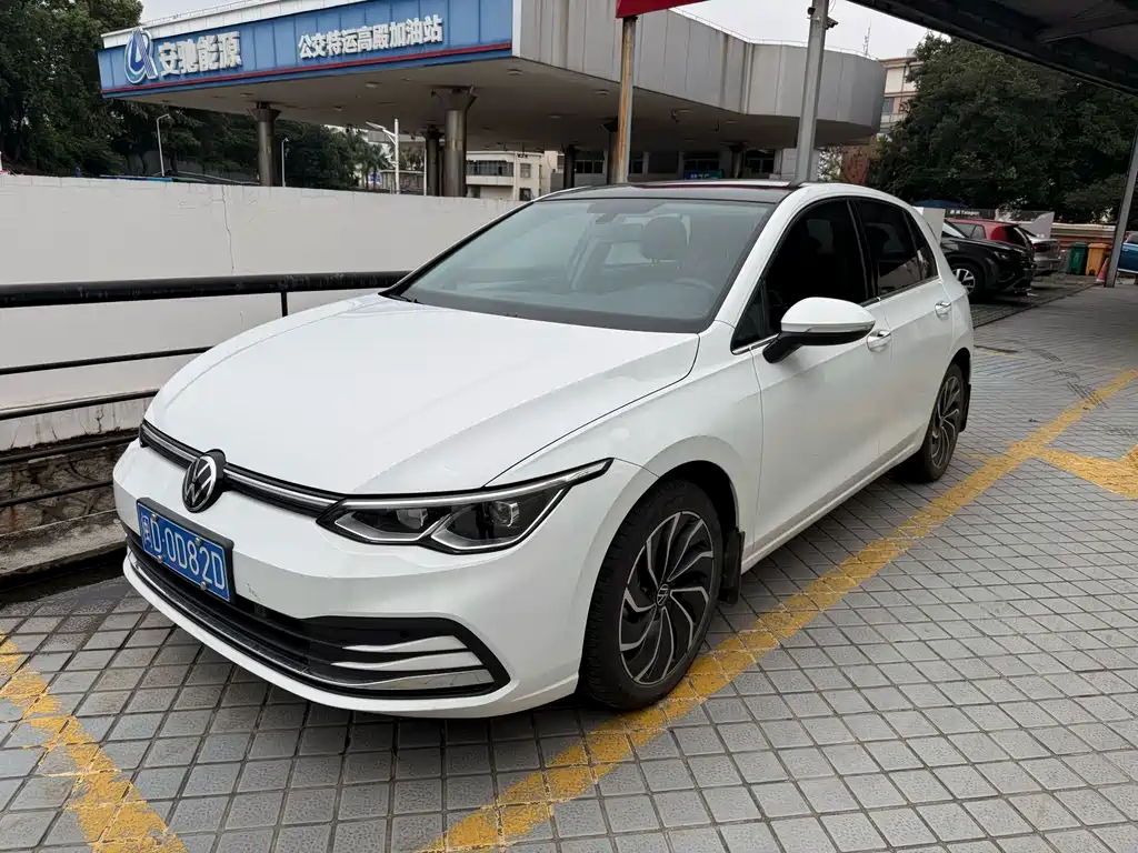 Volkswagen Golf 2024