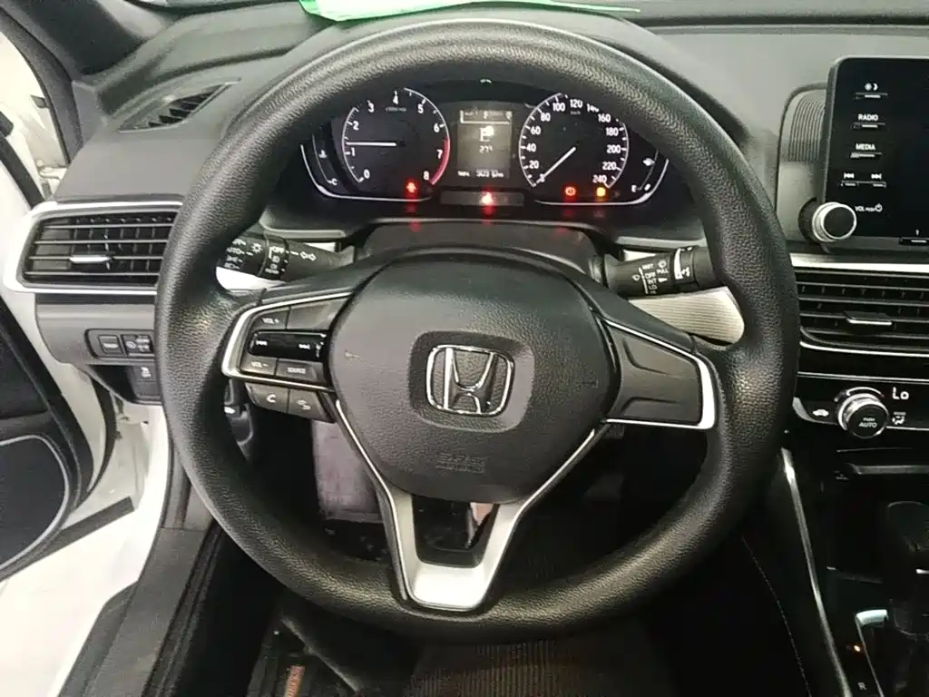 Honda Inspire 2022 — фото 11