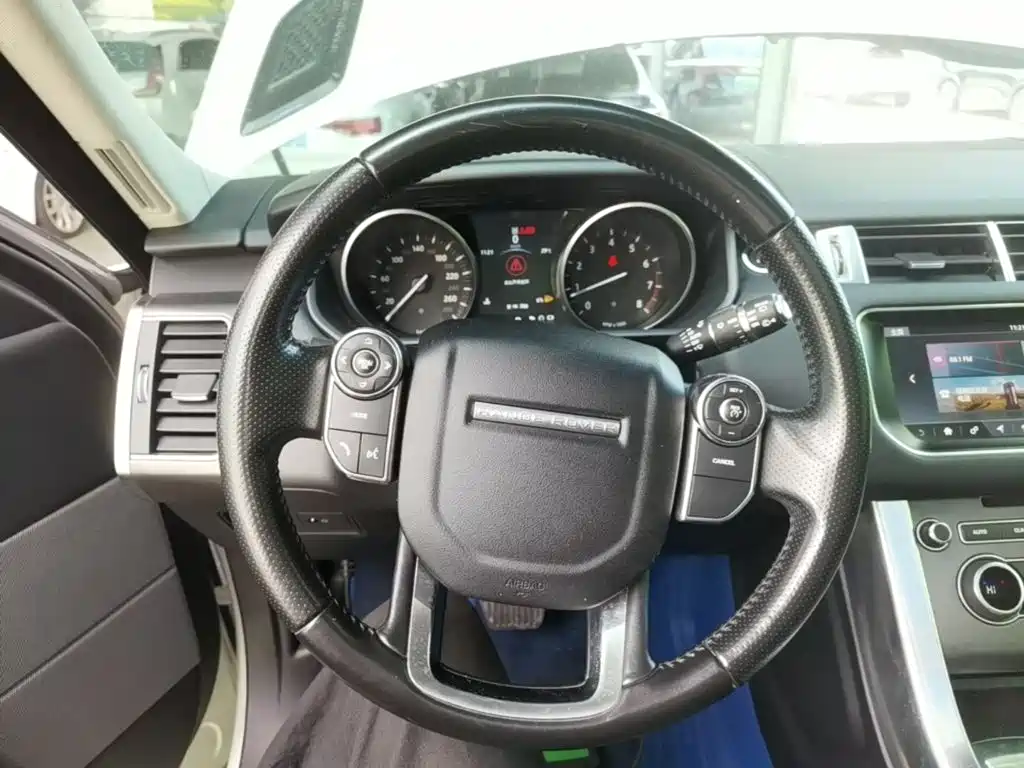 Land Rover Range Rover Sport 2017 — фото 11