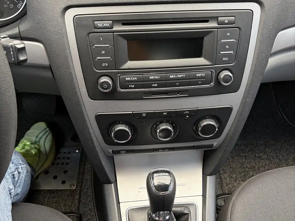 Skoda Octavia 2014 — фото 15
