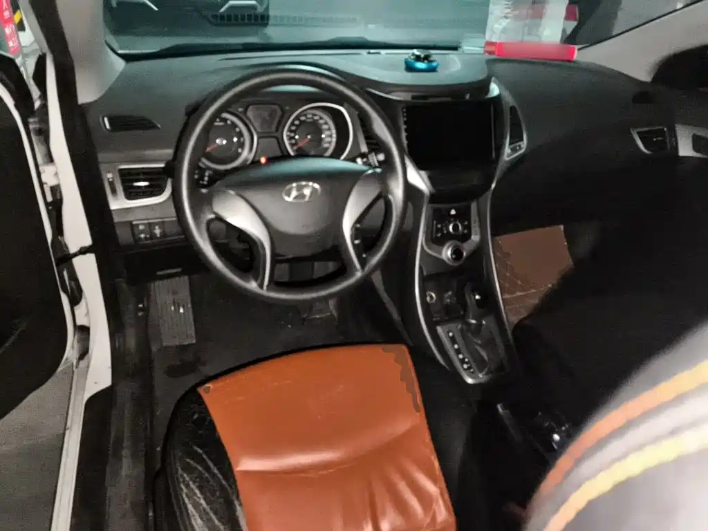 Hyundai Elantra Langdong 2015 — фото 6