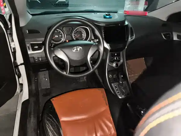 Hyundai Elantra Langdong 2015