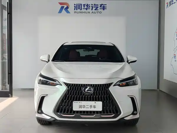Lexus NX 2025