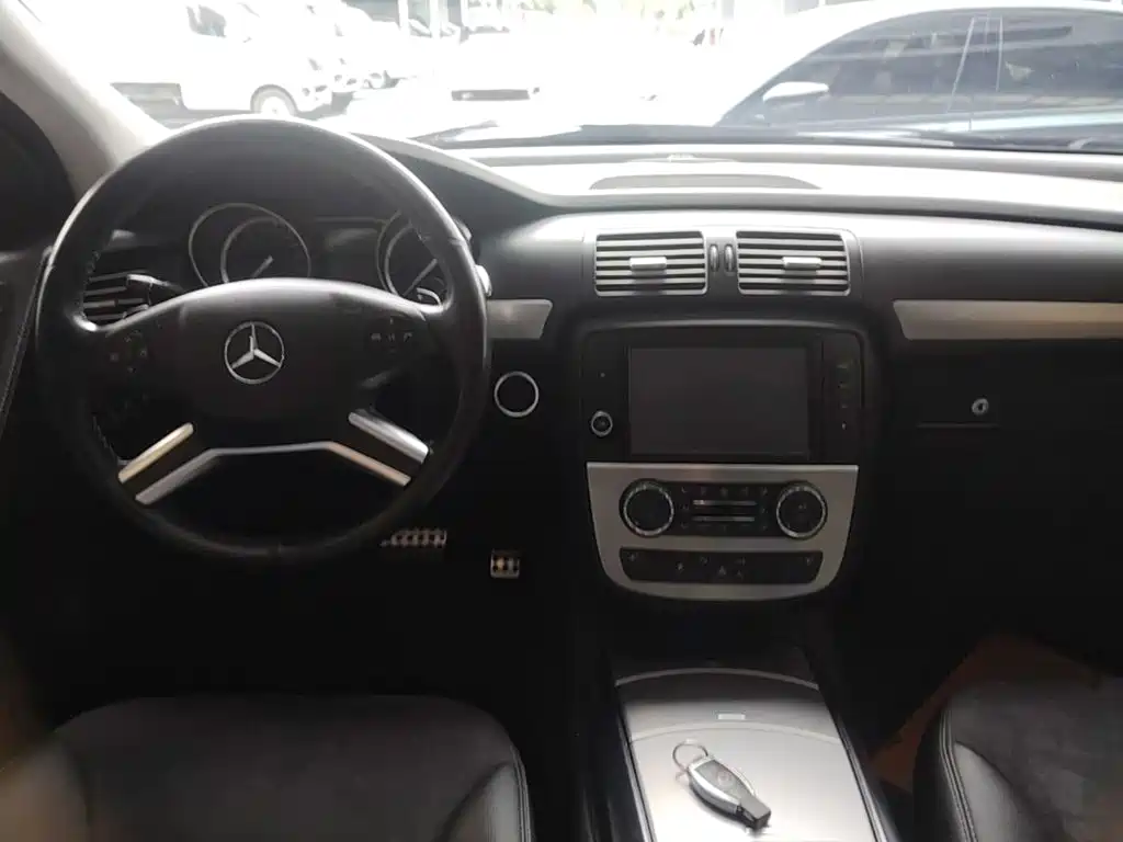 Mercedes-Benz R-Class 2015 — фото 10