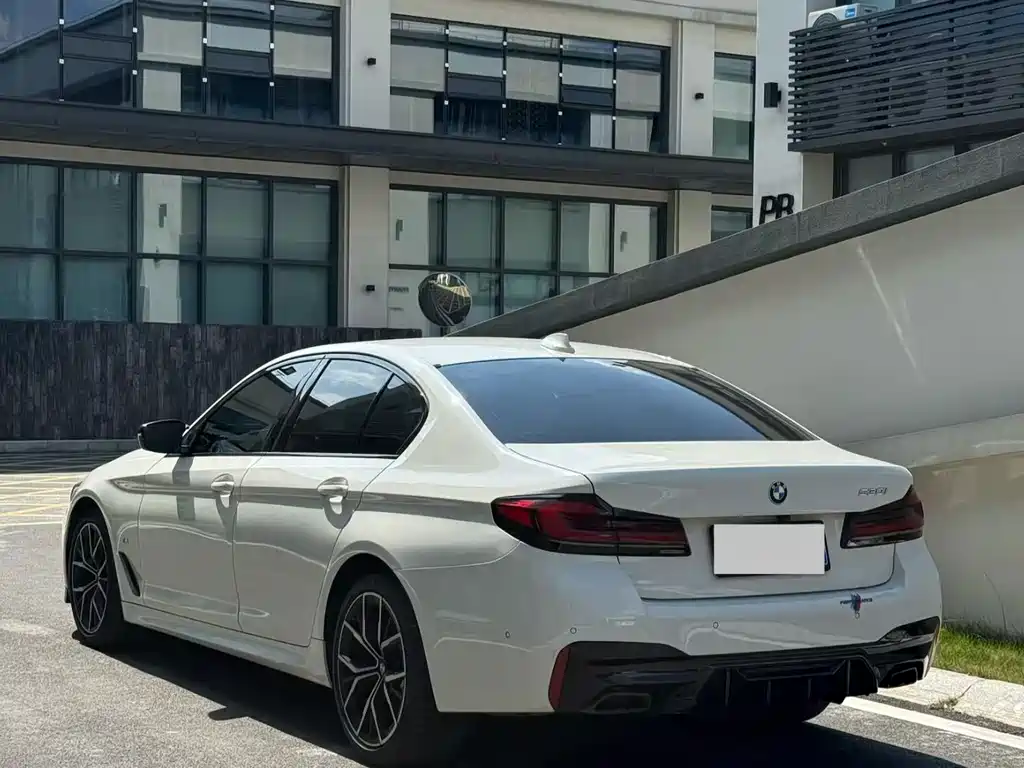BMW 5 Series 2021
