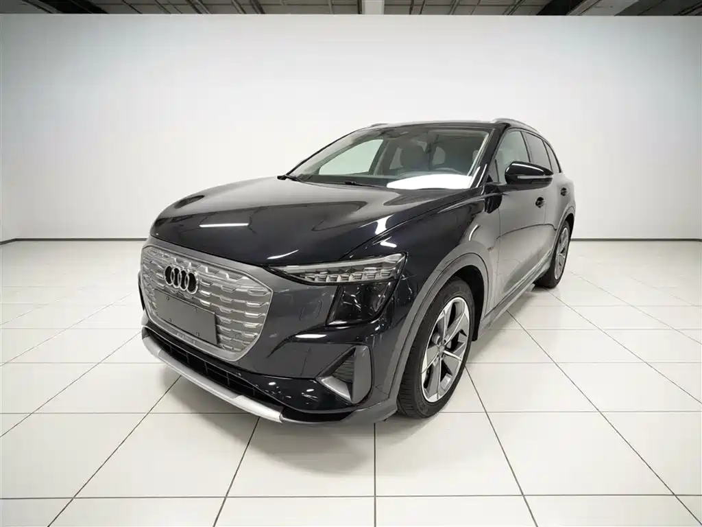 Audi Q5 e-tron 2023 — фото 1