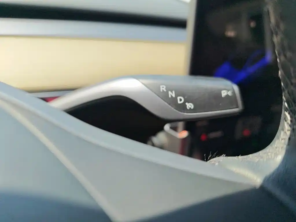 Tesla Model Y 2023 — фото 10